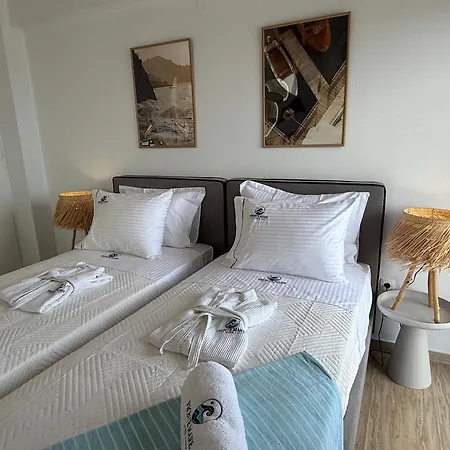 Lägenhet Fronte Mare - Sea Front Luxury With Private Patio *