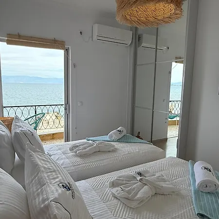 Fronte Mare - Sea Front Luxury With Private Patio Lägenhet *