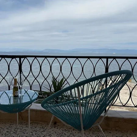 Fronte Mare - Sea Front Luxury With Private Patio Lägenhet *