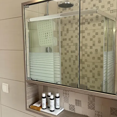 Lägenhet Fronte Mare - Sea Front Luxury With Private Patio