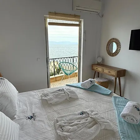 Fronte Mare - Sea Front Luxury With Private Patio