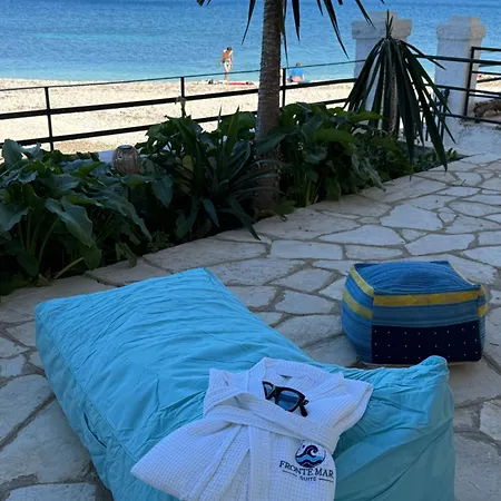 Fronte Mare - Sea Front Luxury With Private Patio Lägenhet