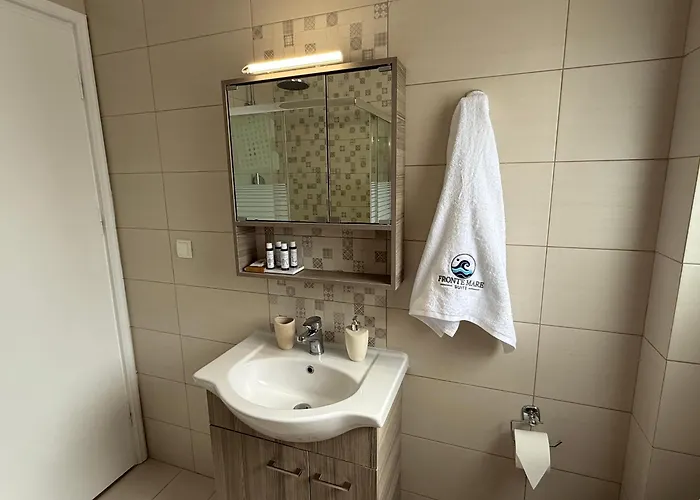 Fronte Mare - Sea Front Luxury With Private Patio Lejlighed *