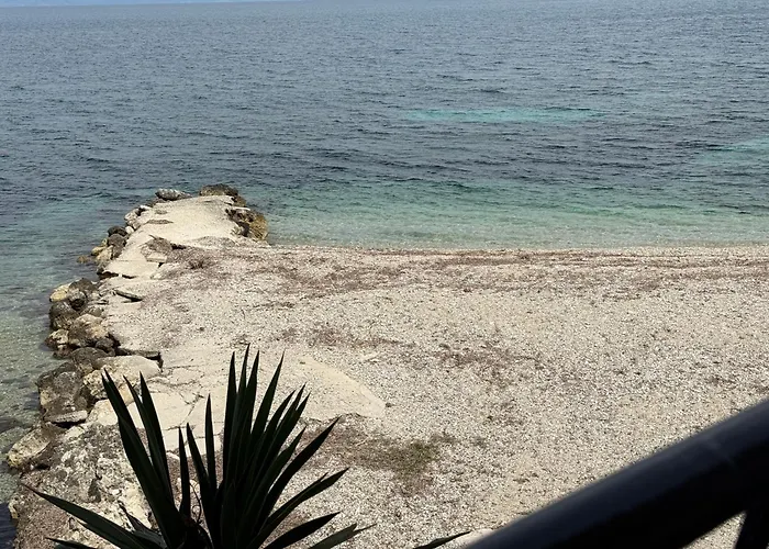 Fronte Mare - Sea Front Luxury With Private Patio *