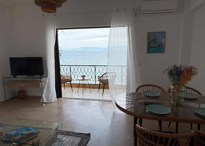 Fronte Mare - Sea Front Luxury With Private Patio Lejlighed Mpenitses