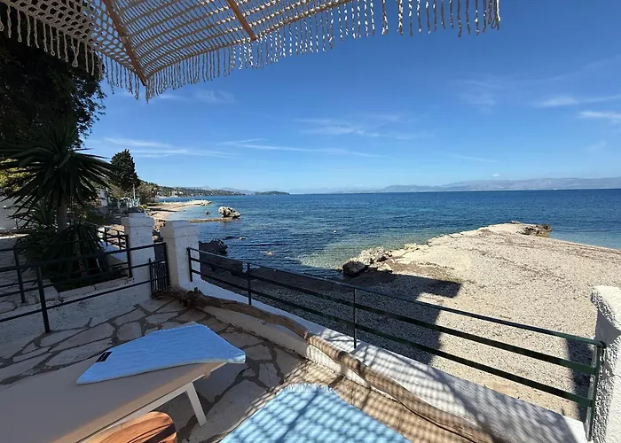 Fronte Mare - Sea Front Luxury With Private Patio Lejlighed Mpenitses