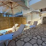 Fronte Mare - Sea Front Luxury With Private Patio Lägenhet *
