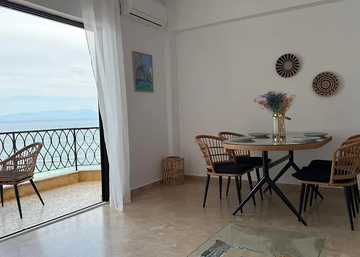 아파트 Fronte Mare - Sea Front Luxury With Private Patio