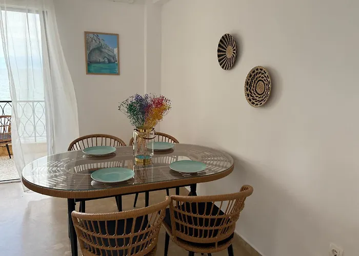 아파트 Fronte Mare - Sea Front Luxury With Private Patio 바니체스