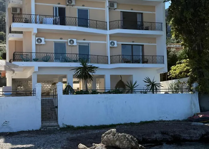 Fronte Mare - Sea Front Luxury With Private Patio