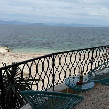 Fronte Mare - Sea Front Luxury With Private Patio Apartment Benitses (Corfu)