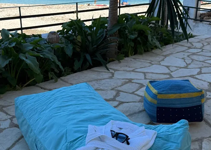 Fronte Mare - Sea Front Luxury With Private Patio Appartamento