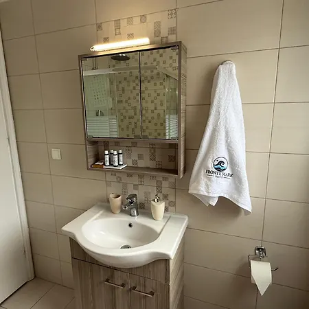 Fronte Mare - Sea Front Luxury With Private Patio Apartament *