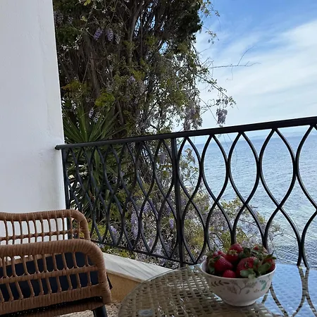 Apartament Fronte Mare - Sea Front Luxury With Private Patio Benitses (Corfu)