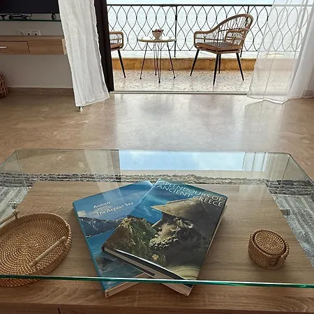 Fronte Mare - Sea Front Luxury With Private Patio Apartament