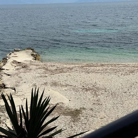 Fronte Mare - Sea Front Luxury With Private Patio *