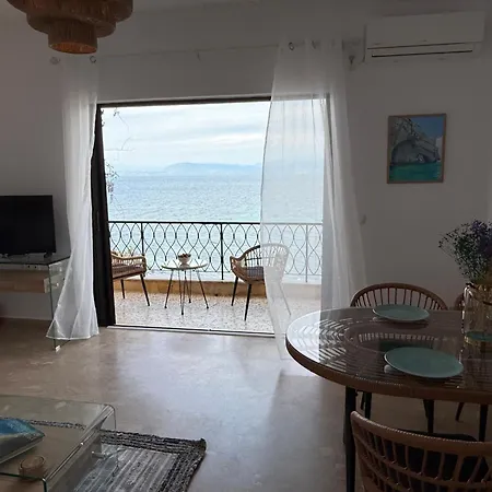 Fronte Mare - Sea Front Luxury With Private Patio Apartament Benitses (Corfu)