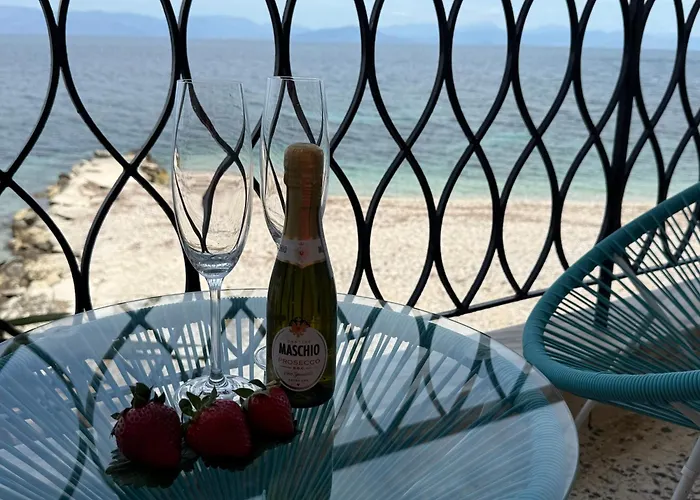Appartement Fronte Mare - Sea Front Luxury With Private Patio *